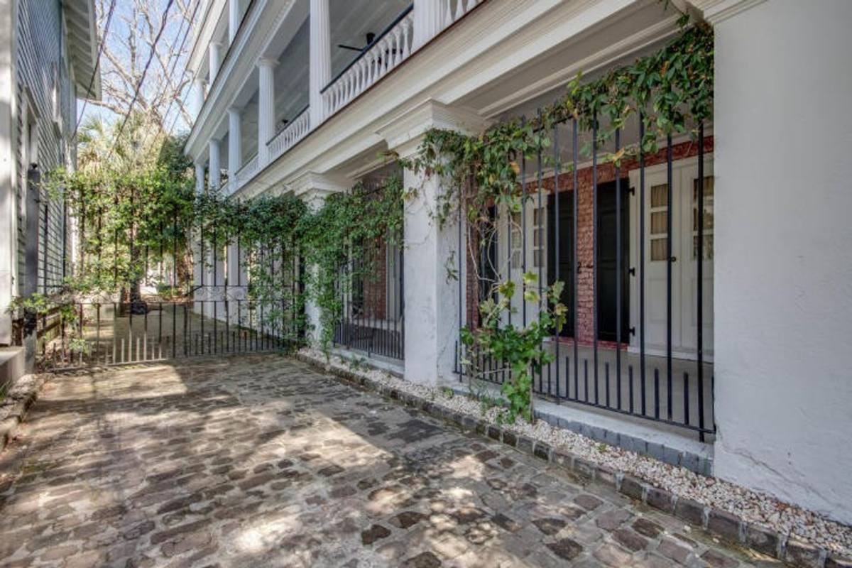 Apartment for rent at 36 Charlotte St, Charleston, SC 29403
