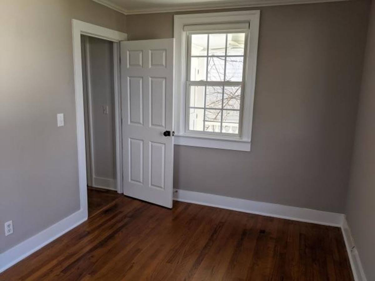 Apartment for rent at 36 Charlotte St, Charleston, SC 29403