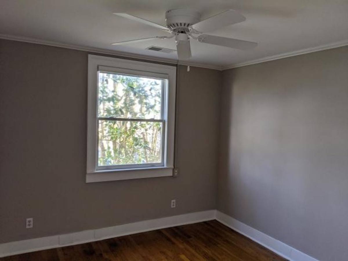 Apartment for rent at 36 Charlotte St, Charleston, SC 29403