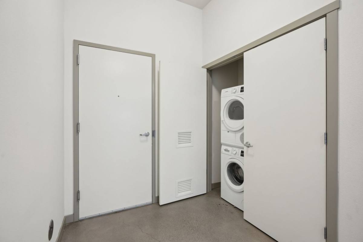 Apartment for rent at 3011 NE Killingsworth, Portland, OR 97211