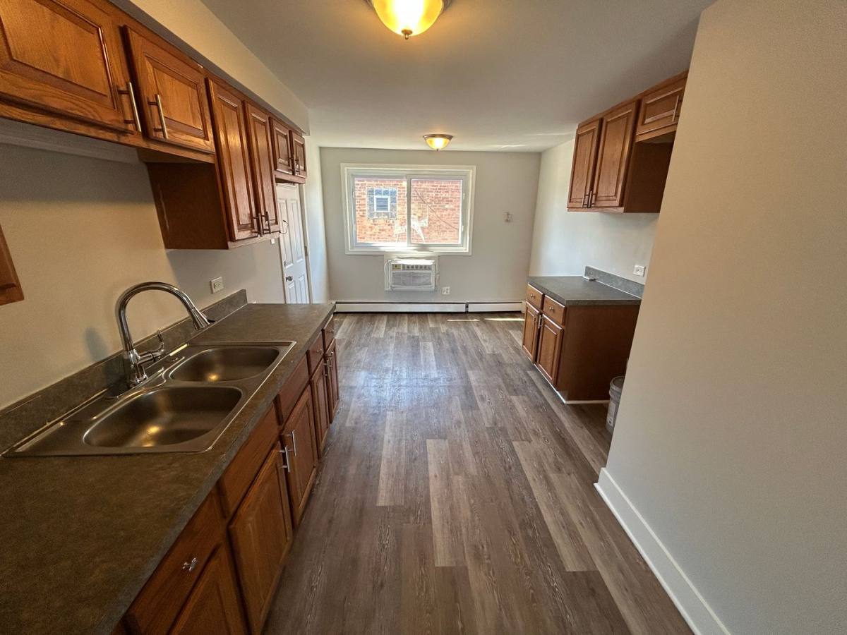 Apartment for rent at 14501 Torrence Ave, Chicago, IL 60633