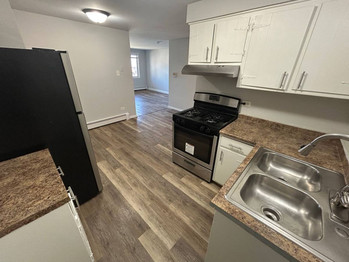 Apartment for rent at 14501 Torrence Ave, Chicago, IL 60633