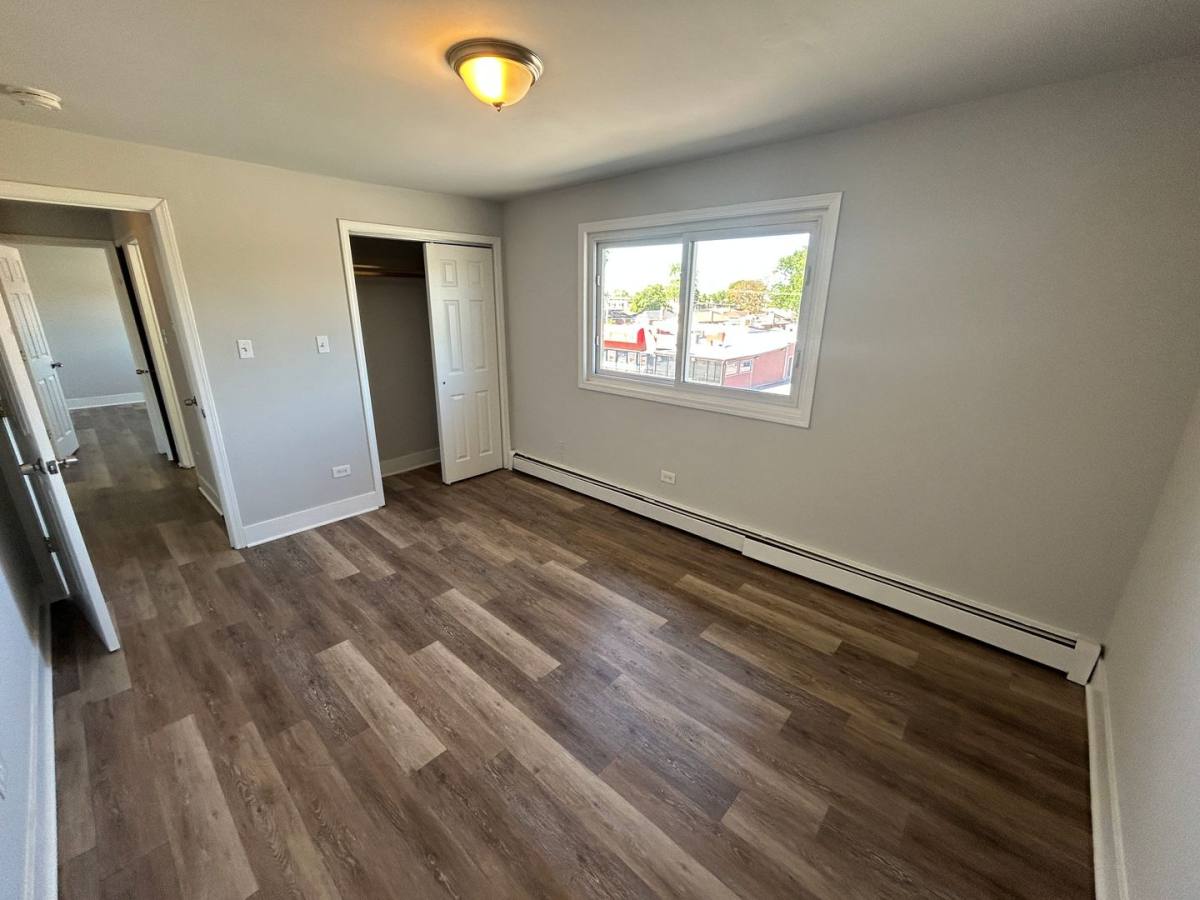 Apartment for rent at 14501 Torrence Ave, Chicago, IL 60633