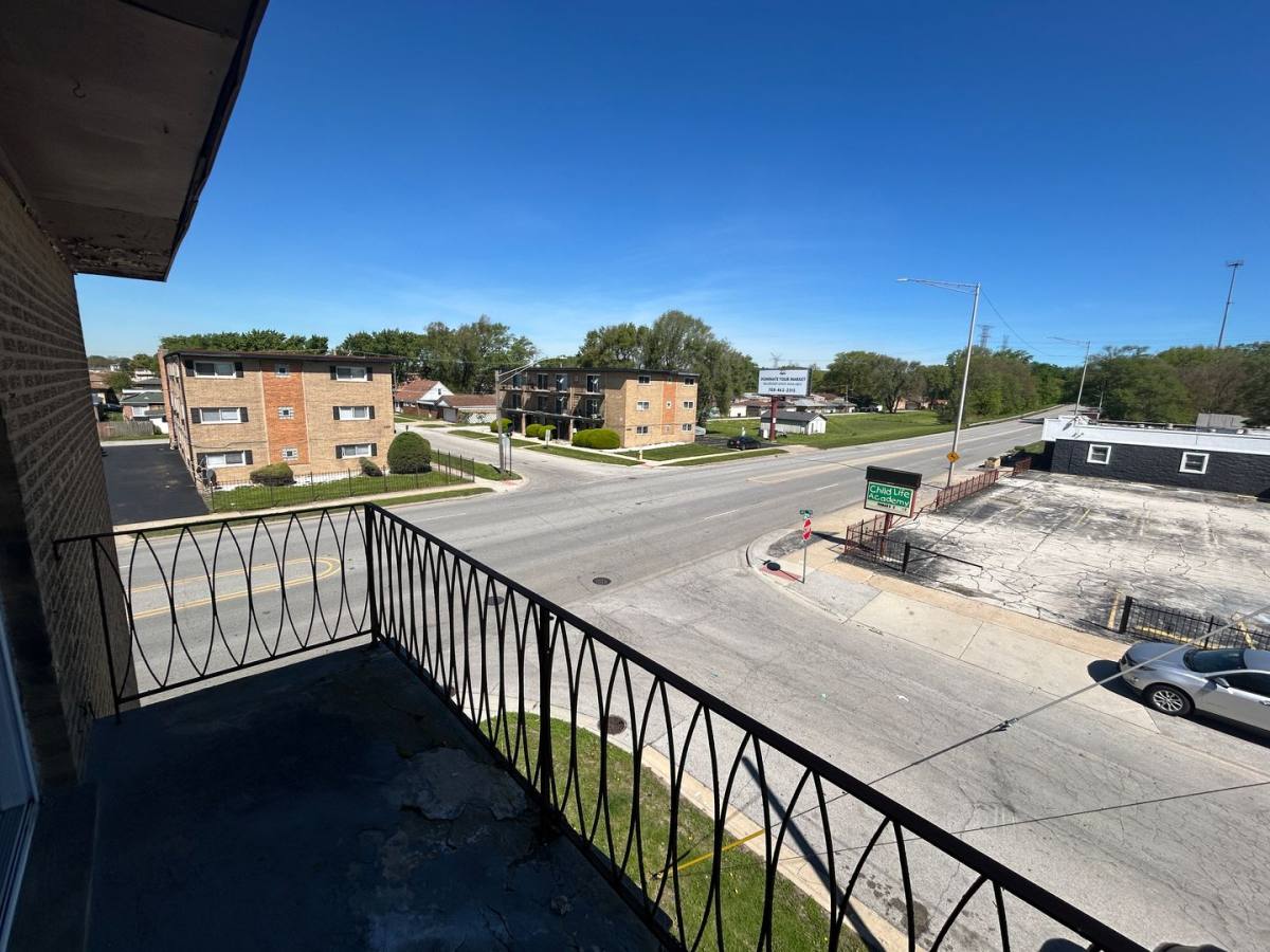 Apartment for rent at 14501 Torrence Ave, Chicago, IL 60633