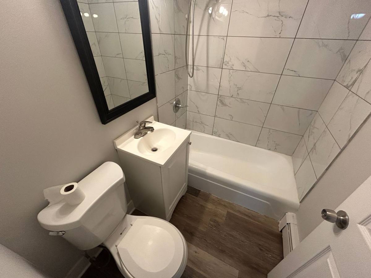 Apartment for rent at 14501 Torrence Ave, Chicago, IL 60633