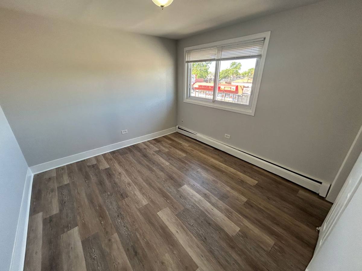 Apartment for rent at 14501 Torrence Ave, Chicago, IL 60633