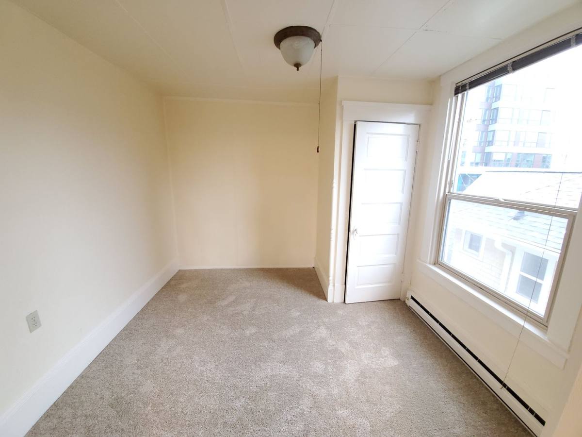 Apartment for rent at 1002 E Denny Way, Seattle, WA 98122
