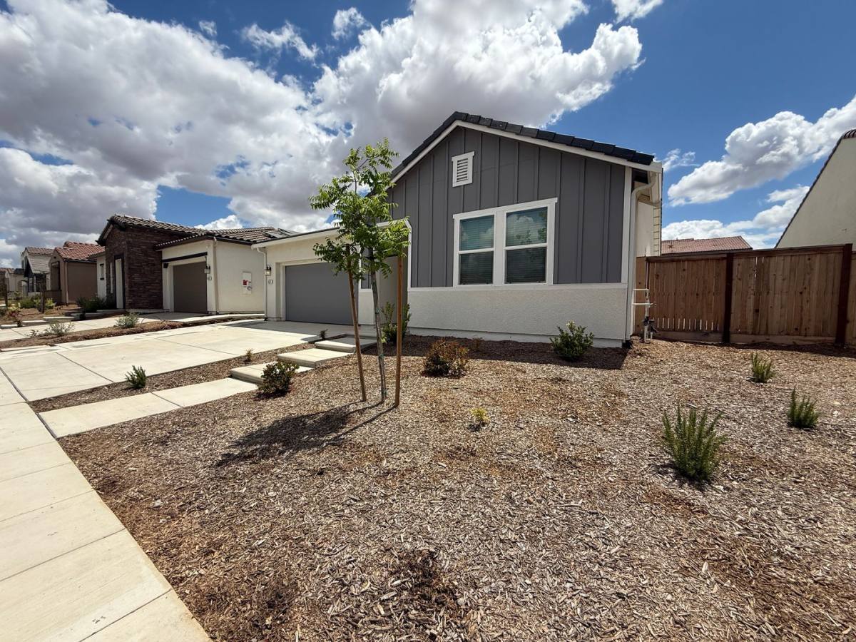 House for rent at 632 Rock Crest Ave, Madera, CA 93636