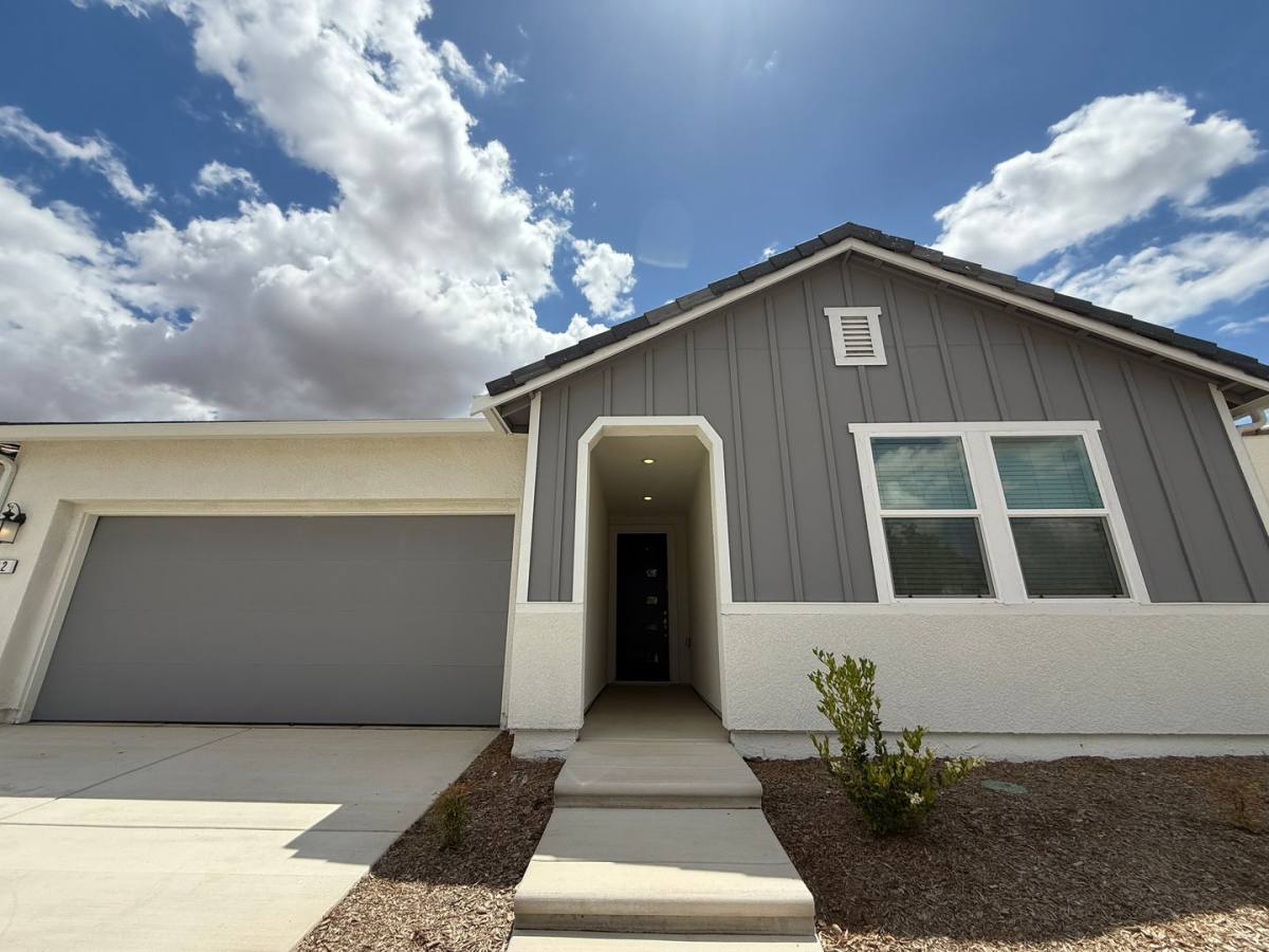 House for rent at 632 Rock Crest Ave, Madera, CA 93636
