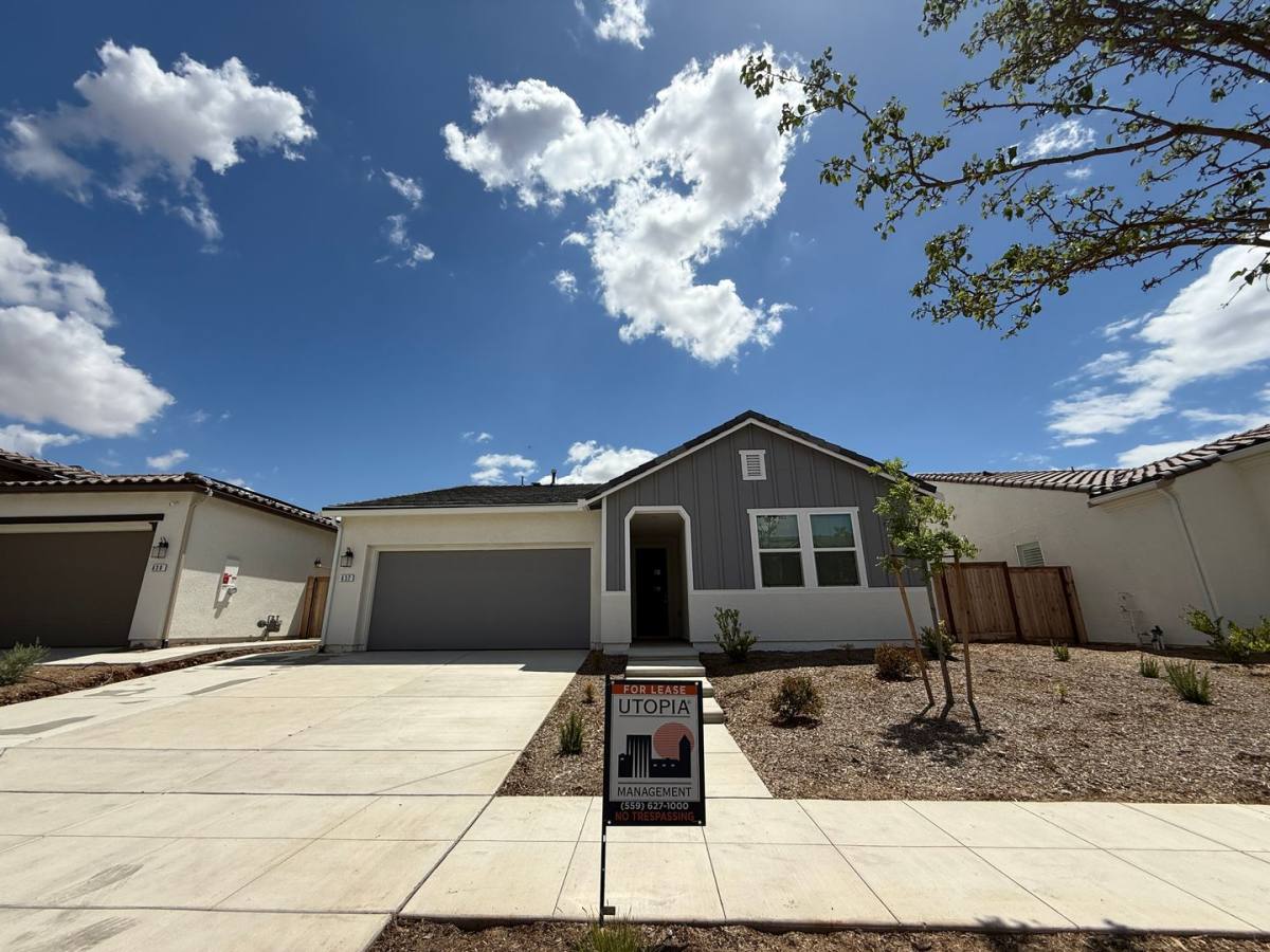 House for rent at 632 Rock Crest Ave, Madera, CA 93636