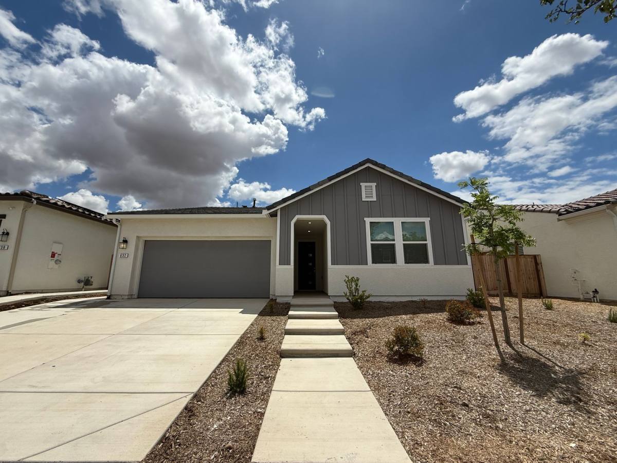 House for rent at 632 Rock Crest Ave, Madera, CA 93636