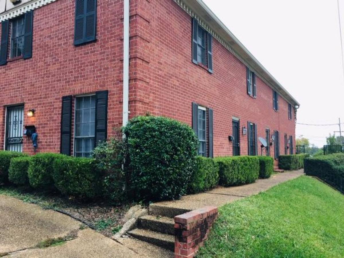 Townhouse for rent at 900 Whitworth St, Jackson, MS 39202