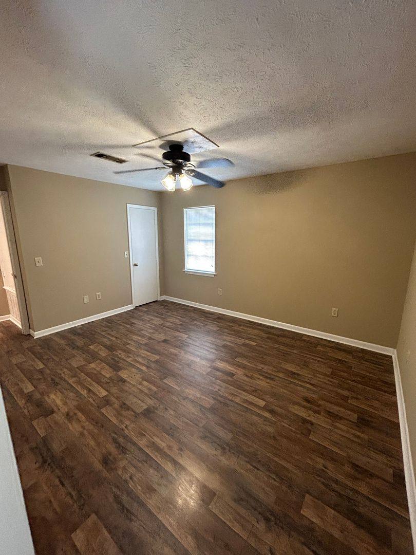 Townhouse for rent at 900 Whitworth St, Jackson, MS 39202