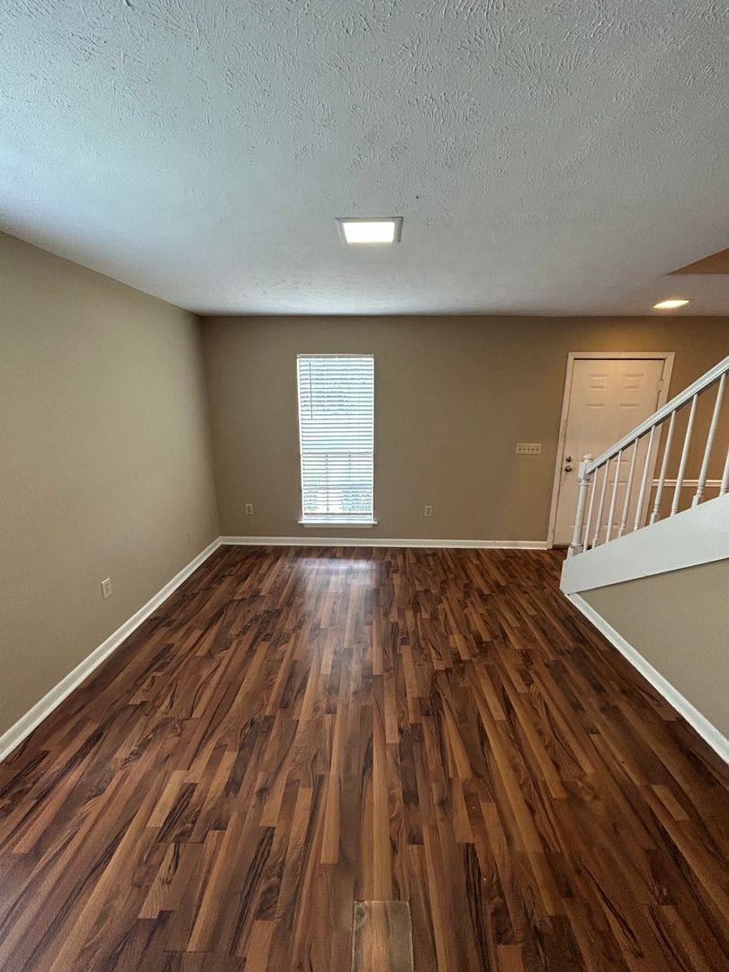 Townhouse for rent at 900 Whitworth St, Jackson, MS 39202