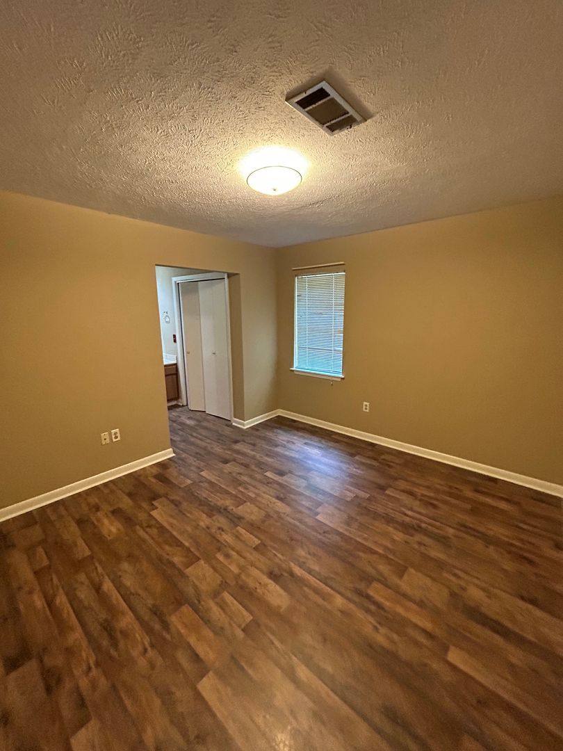 Townhouse for rent at 900 Whitworth St, Jackson, MS 39202