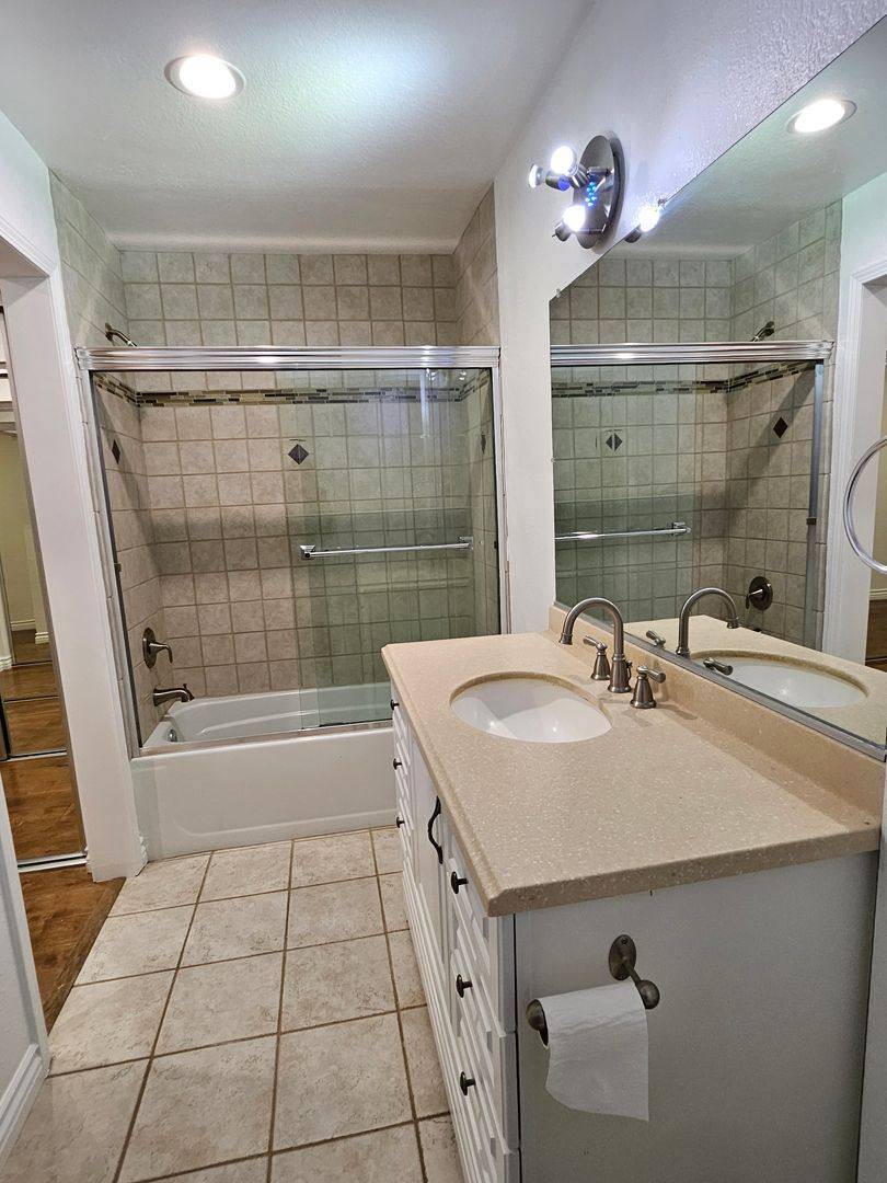 Apartment for rent at 453 Ivy St, Glendale, CA 91204