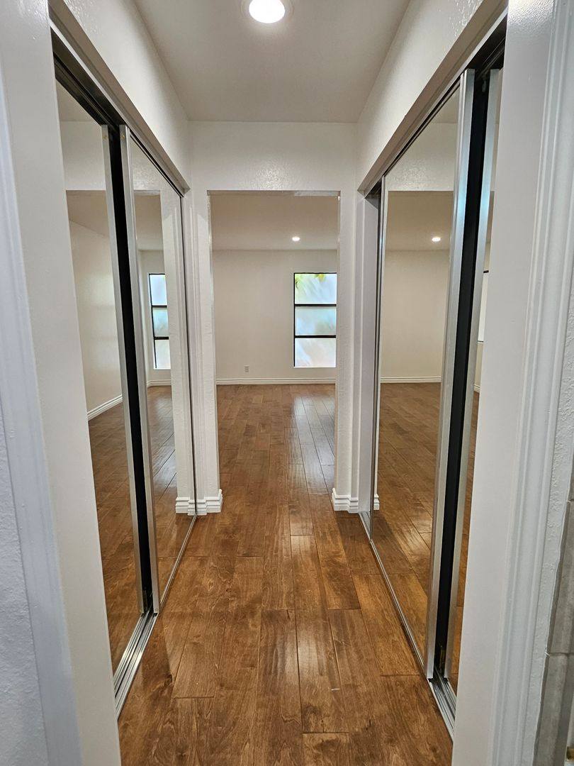 Apartment for rent at 453 Ivy St, Glendale, CA 91204