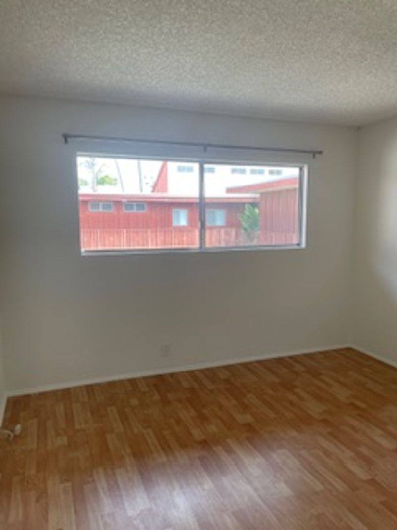Apartment for rent at 220 Bay St, Santa Monica, CA 90405