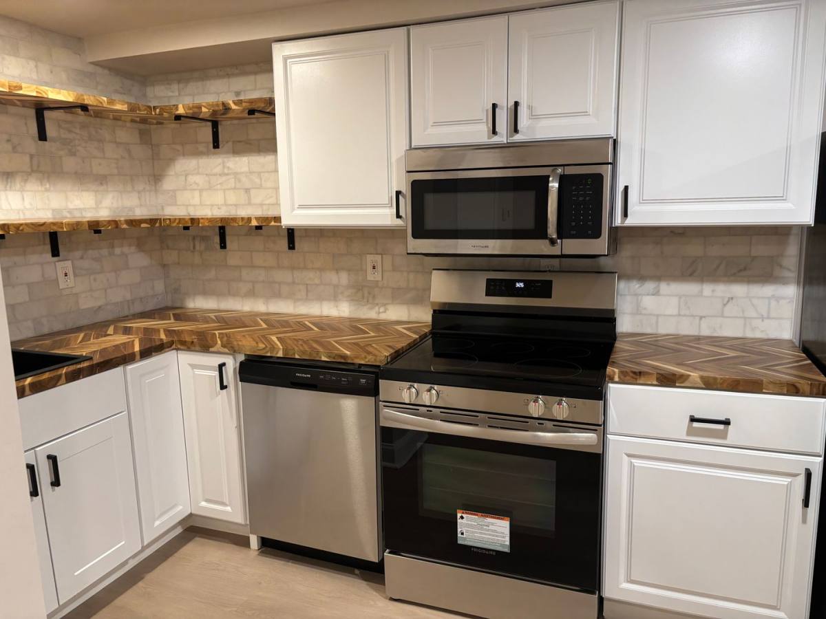 Apartment for rent at 936 N Calvert St, Baltimore, MD 21202
