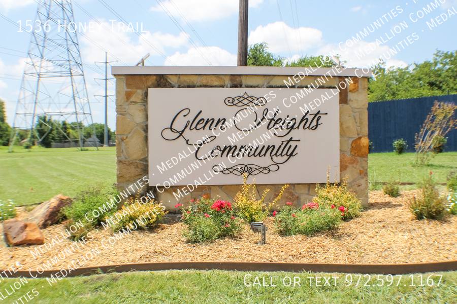 House for rent at 1536 Honey Trail, Red Oak, TX 75154