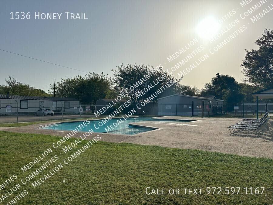 House for rent at 1536 Honey Trail, Red Oak, TX 75154