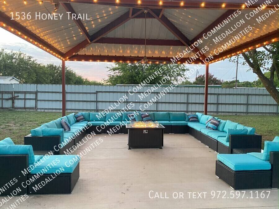 House for rent at 1536 Honey Trail, Red Oak, TX 75154