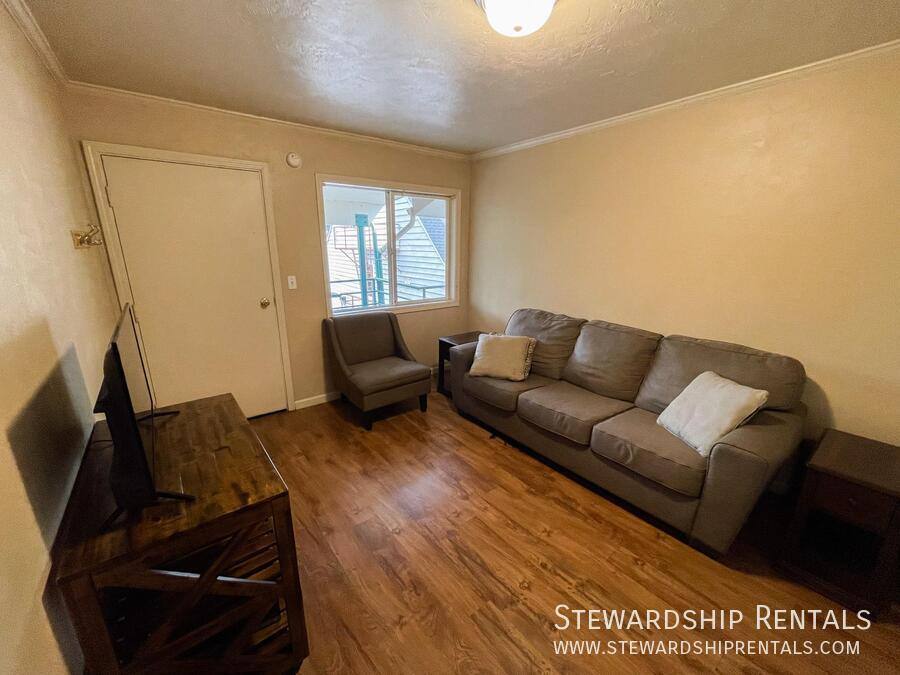 Apartment for rent at 1827 Harris St #307 M, Eugene, OR 97403