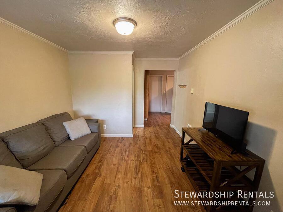 Apartment for rent at 1827 Harris St #307 M, Eugene, OR 97403