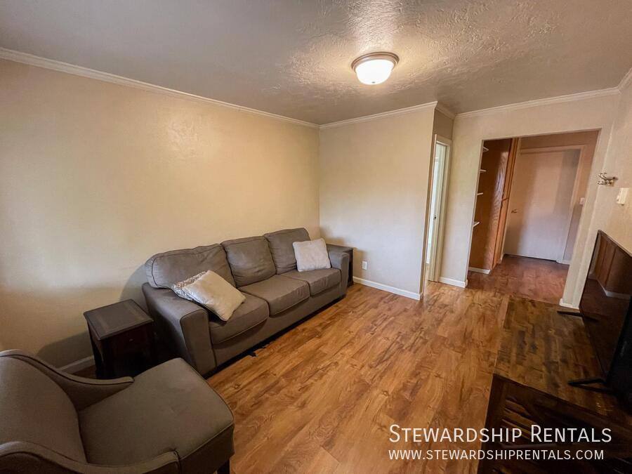 Apartment for rent at 1827 Harris St #307 M, Eugene, OR 97403