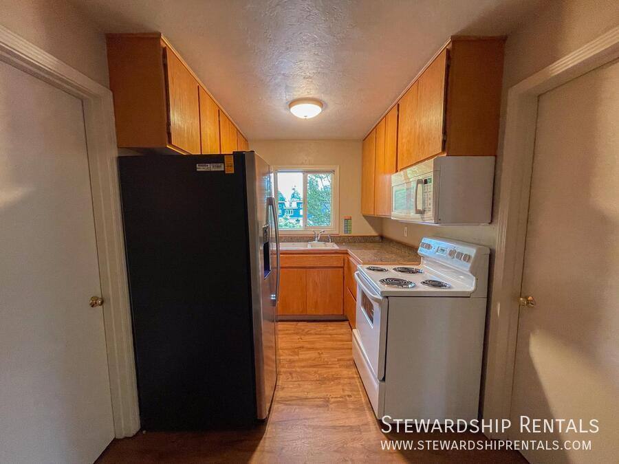 Apartment for rent at 1827 Harris St #307 M, Eugene, OR 97403