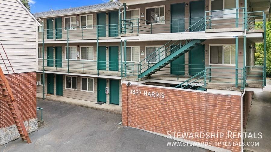 Apartment for rent at 1827 Harris St #307 M, Eugene, OR 97403