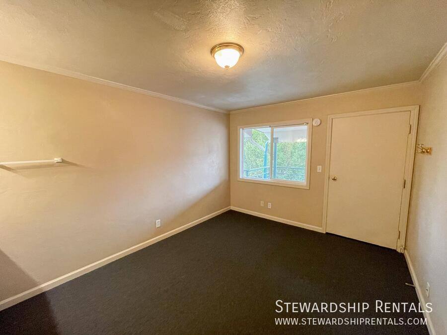 Apartment for rent at 1827 Harris St #307 M, Eugene, OR 97403