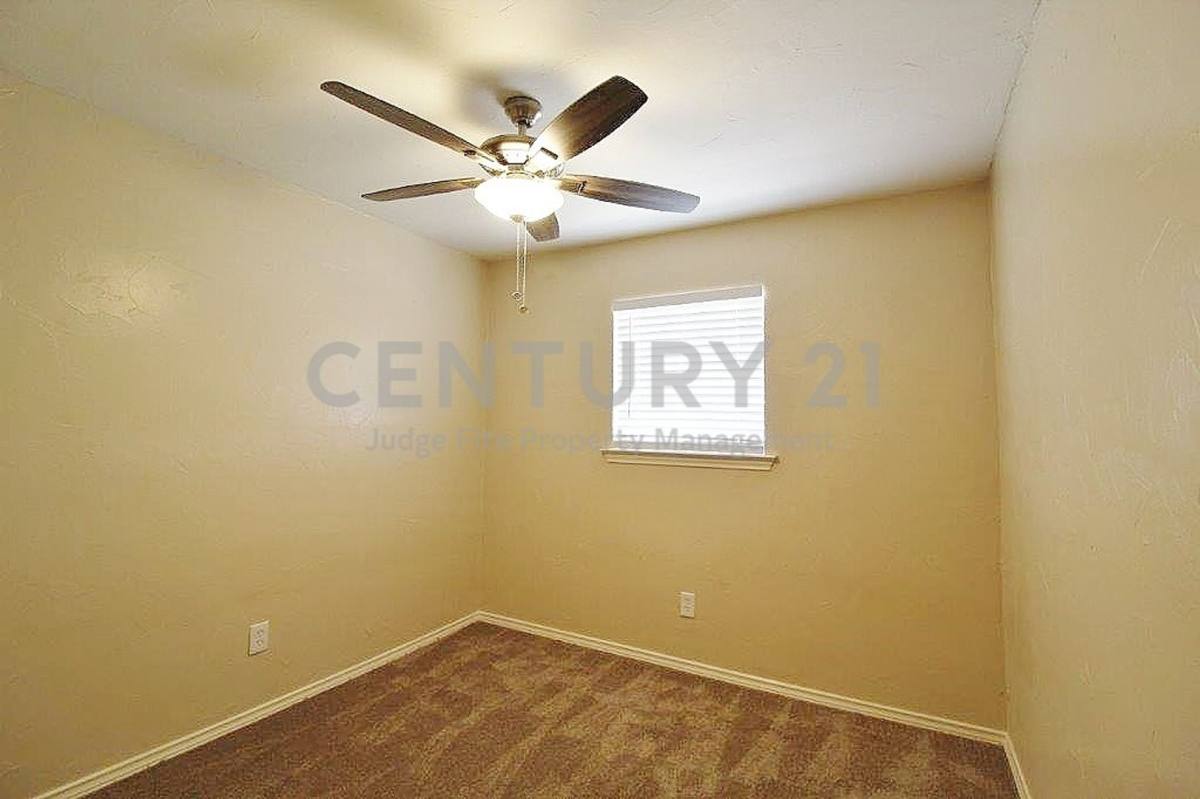 House for rent at 610 Overlook Dr, Midlothian, TX 76065