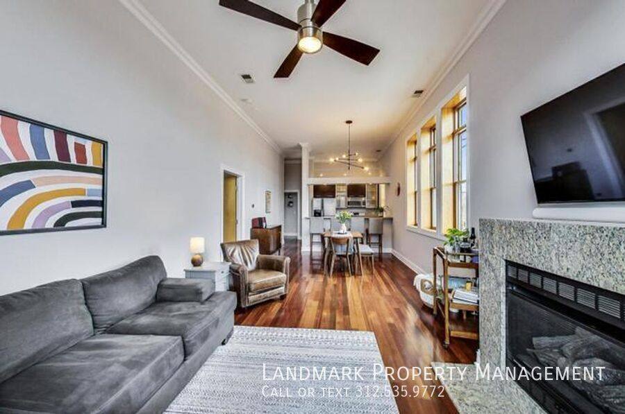 Apartment for rent at 4755 N Washtenaw Ave #209, Chicago, IL 60625