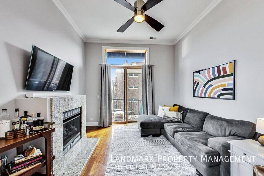 Apartment for rent at 4755 N Washtenaw Ave #209, Chicago, IL 60625