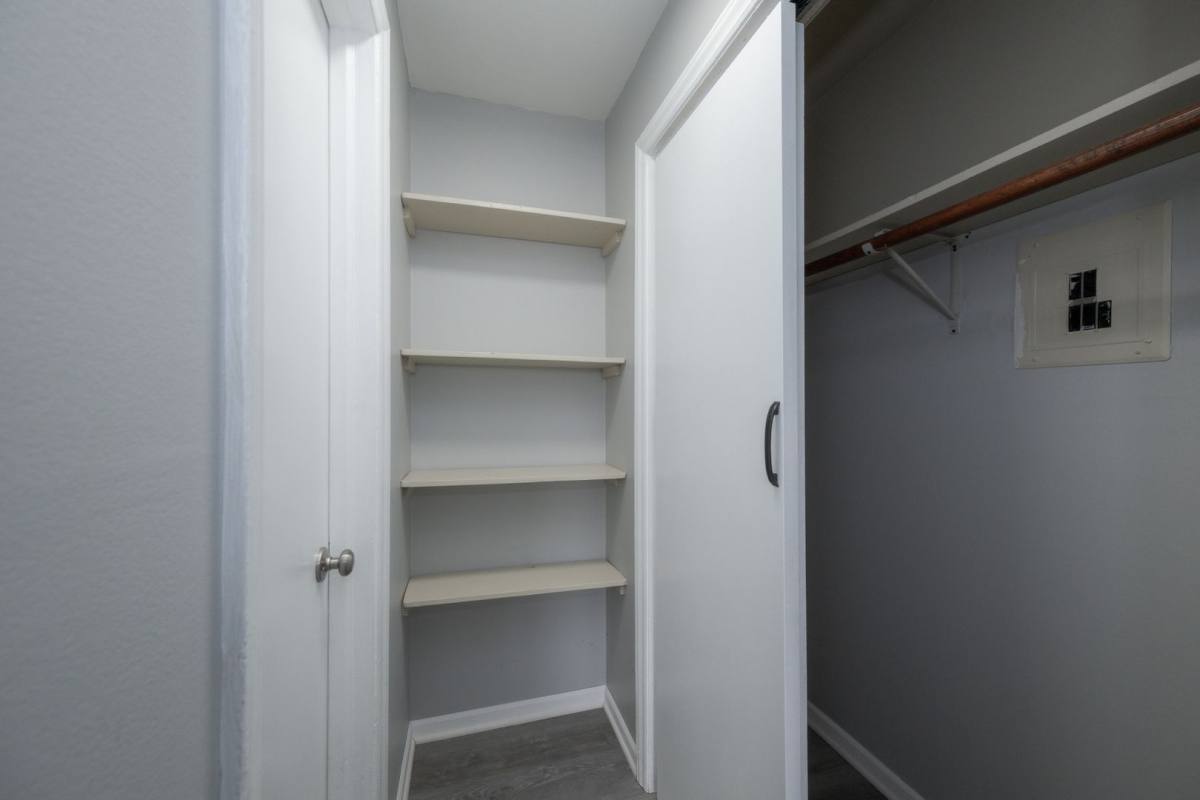 Apartment for rent at 15302-03 Knox, Oak Forest, IL 60452