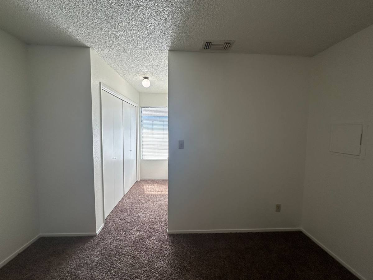 Apartment for rent at 7813 S Laurelglen Blvd, Bakersfield, CA 93309