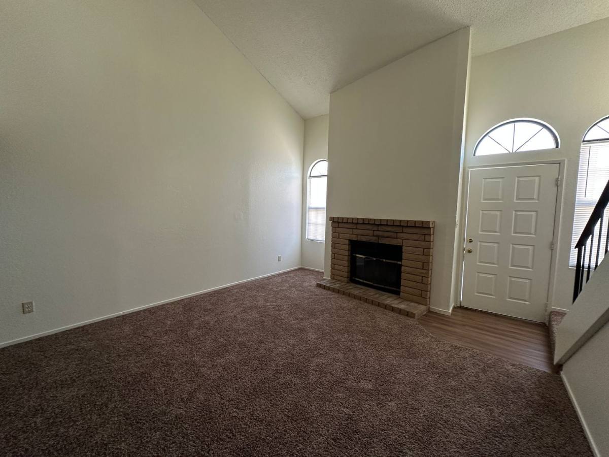 Apartment for rent at 7813 S Laurelglen Blvd, Bakersfield, CA 93309