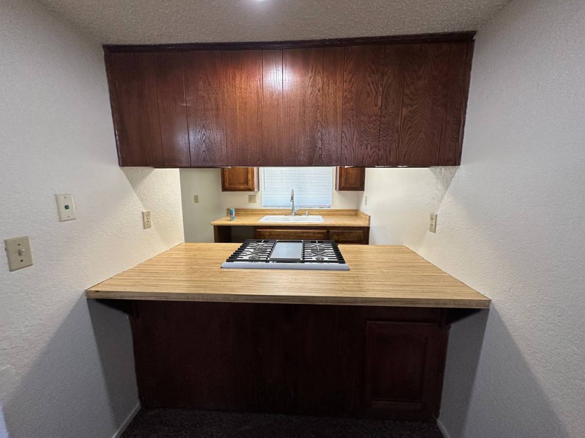 Apartment for rent at 7813 S Laurelglen Blvd, Bakersfield, CA 93309