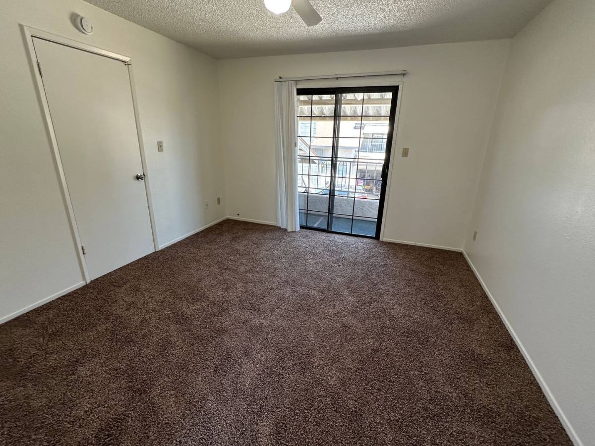 Apartment for rent at 7813 S Laurelglen Blvd, Bakersfield, CA 93309