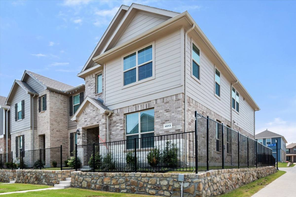 House for rent at 4813 Spirited Pathway, Haltom City, TX 76117