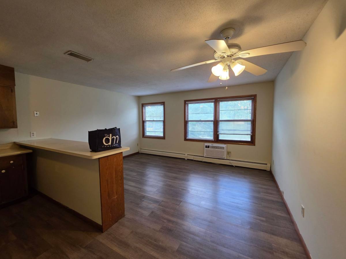 Apartment for rent at 526 11th Ave SE, Minneapolis, MN 55414