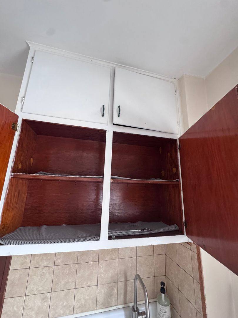 Apartment for rent at 13243 S Baltimore Ave, Chicago, IL 60633