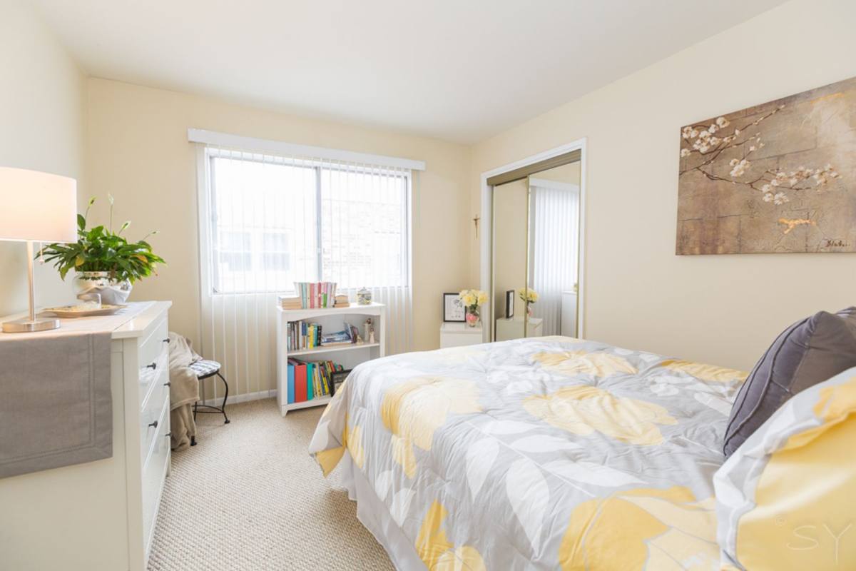 Apartment for rent at 17514 Sandalwood Dr, Tinley Park, IL 60477