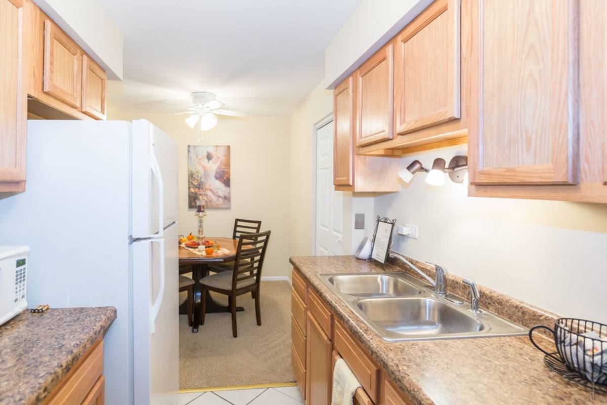 Apartment for rent at 17514 Sandalwood Dr, Tinley Park, IL 60477
