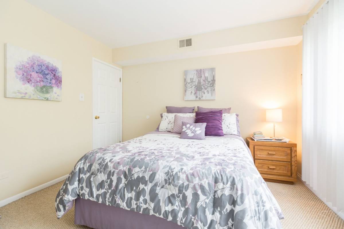 Apartment for rent at 17514 Sandalwood Dr, Tinley Park, IL 60477