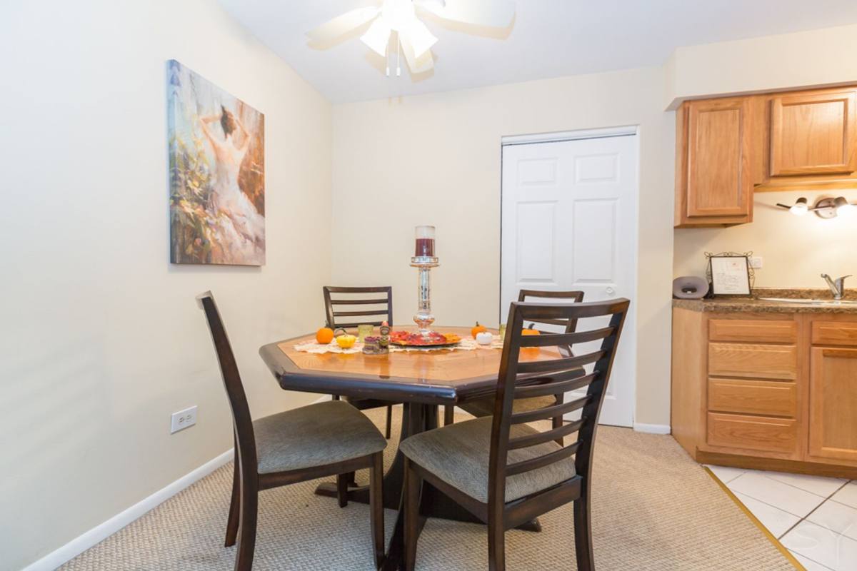 Apartment for rent at 17514 Sandalwood Dr, Tinley Park, IL 60477
