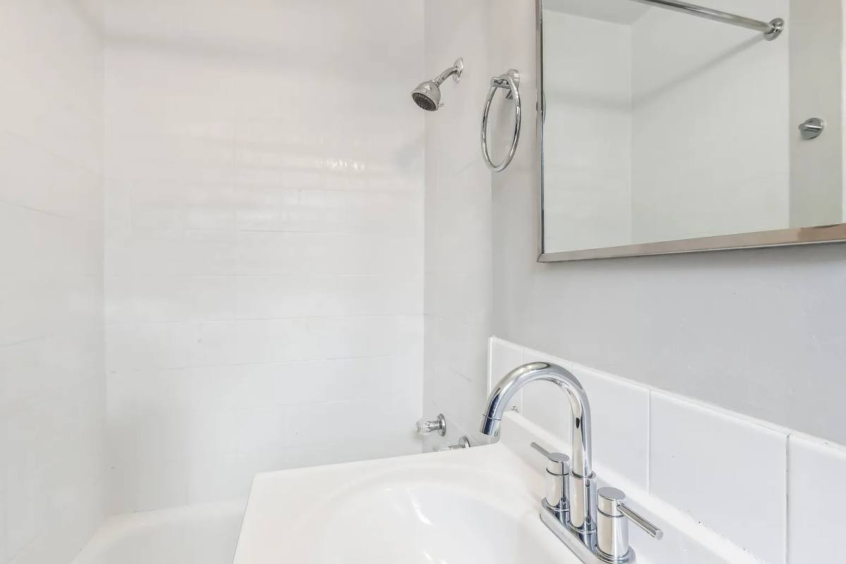Apartment for rent at 1140 N Lasalle St, Chicago, IL 60602