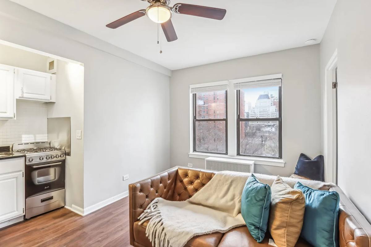 Apartment for rent at 1140 N Lasalle St, Chicago, IL 60602