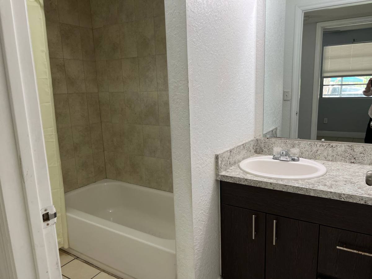 Apartment for rent at 1237 SW 46 Ave, Pompano Beach, FL 33069